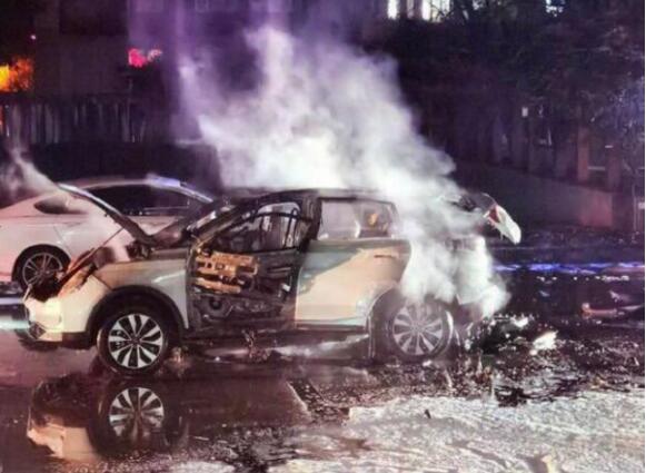 威马汽车EX5起火爆炸,这次情况更危险